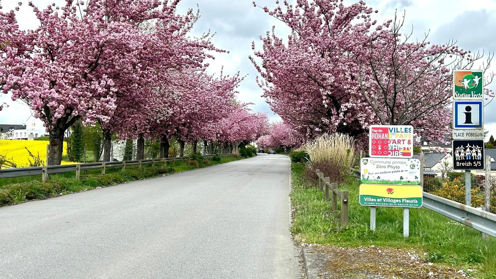 Appartement Deux Chambres Plus Une Chambre Bebe Ou Enfant Maximum Trois Ans A La Campagne Au Calme Cléguérec